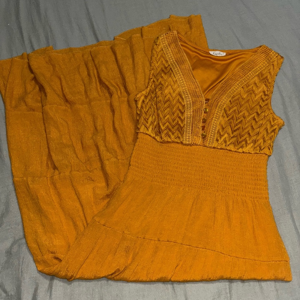 Yellow/Gold Sleeveless Midi Dress
